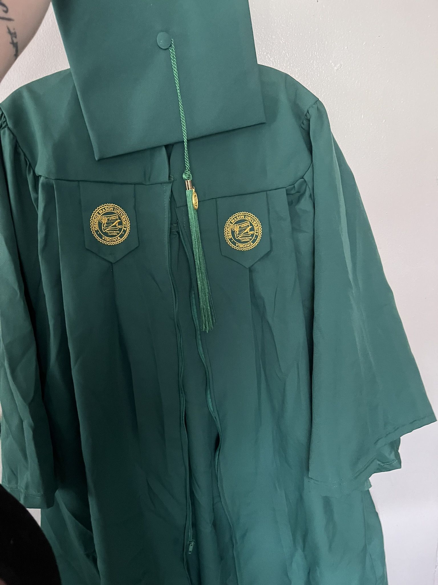 George Mason University Bachelor’s Cap and Gown