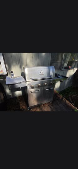 Charbroil Gas Grill