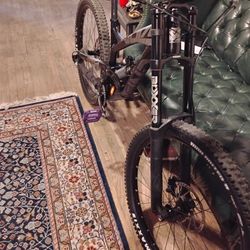 YT, Industries Full Suspension Mountain Bike
