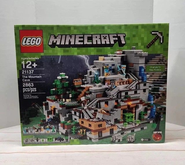 LEGO Minecraft 21137 The Mountain Cave Brand new in sealed box