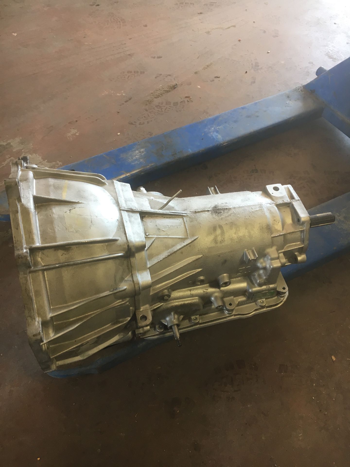 Chevy transmissions 4l60 700r4 4l80 2wd 4x4 for Sale in Farmersville, CA OfferUp