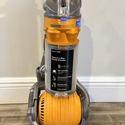 Dyson DC24 Vacuum Cleaner