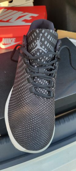 New  Size 10 Mens Jordans
