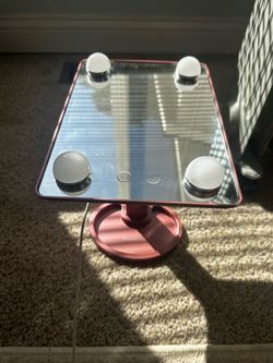 Vanity mirror