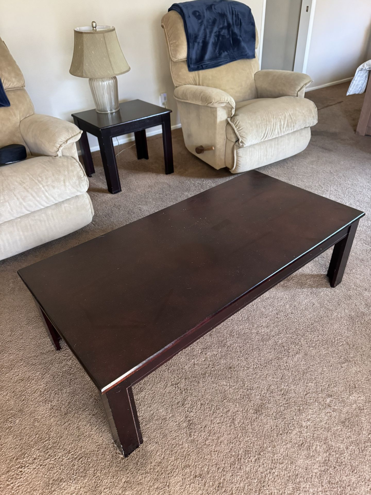 One Coffee Table And One End Table for Sale in Brea, CA - OfferUp
