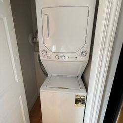 (2) Stackable Washer And Dryer 