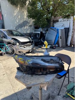 Toyota Camry RIGHT USED OEM HEADLIGHT (2025-2026)