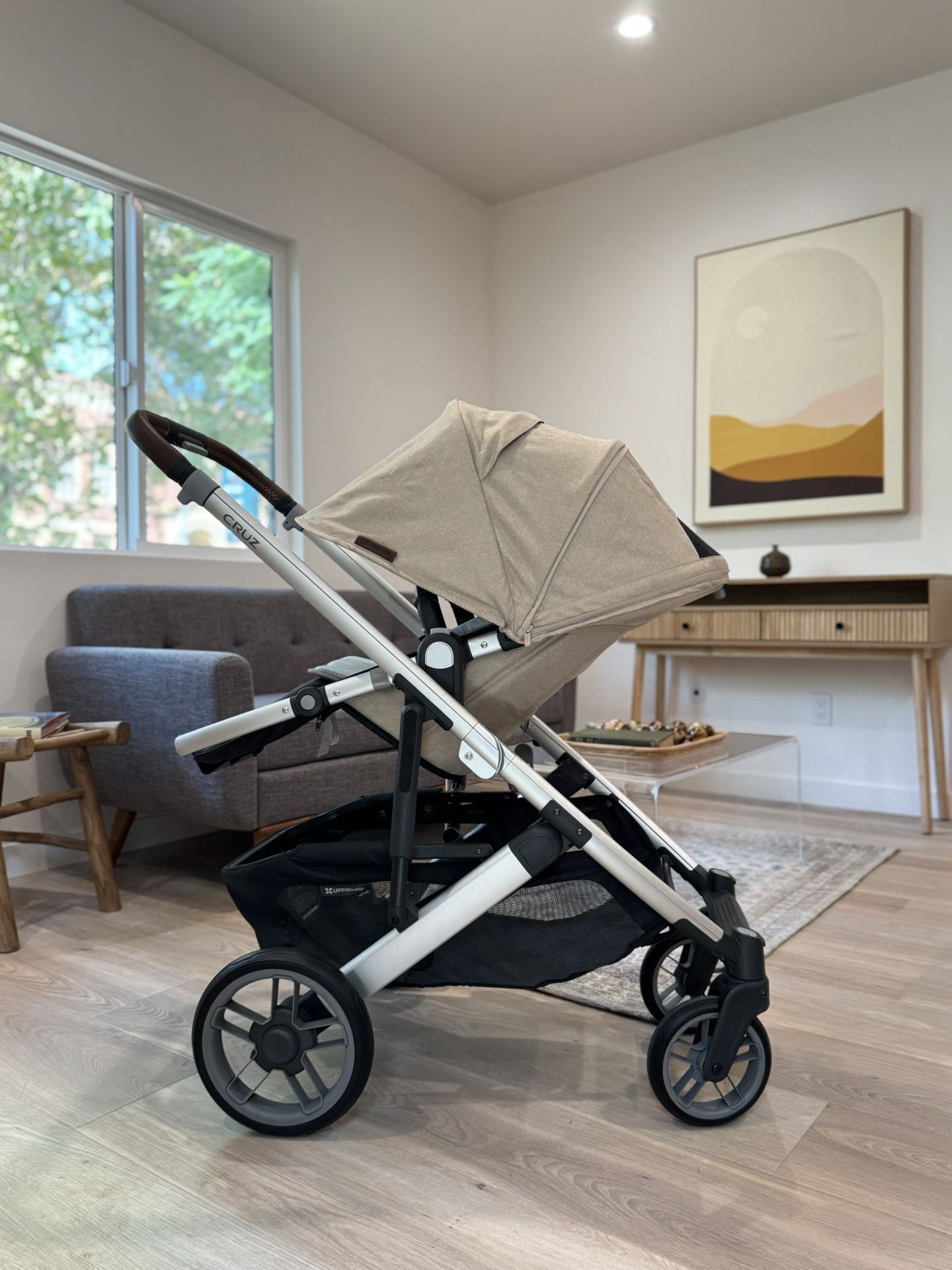 UPPAbaby Cruz V.2 LIKE NEW IN BOX!!