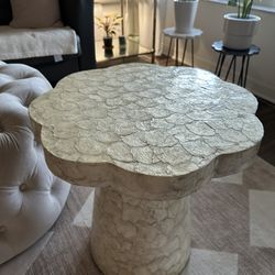 Cute Flower Table / Nightstand 🌼