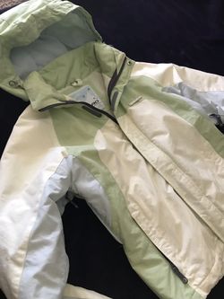 Women’s Medium size snowboarding winter jacket with fleece