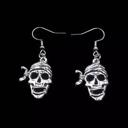 Brand New Pirate 🏴‍☠️ Skull 💀 Earrings  Festive Halloween