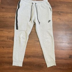 Nike Tech sweats