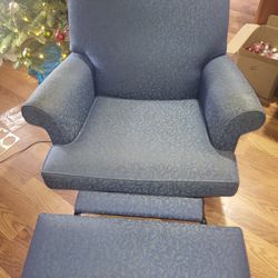 Blue Recliner  In Good Condition Ready To Pick Up Just PM Me