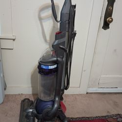  Dyson Vacuum 