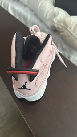 Girl tennis shoes
