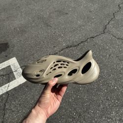 Adidas Yeezy Foam Runner Stone Taupe size 10