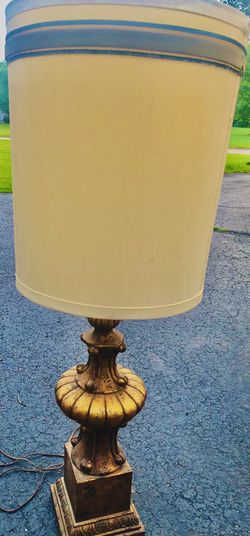 Authentic 1960 Beautiful elegant retro lamp 50” tall