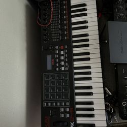 Akai Professional Keyboard / Beat Maker 