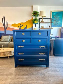 Navy blue Dresser / Chest of Drawers / Vintage!