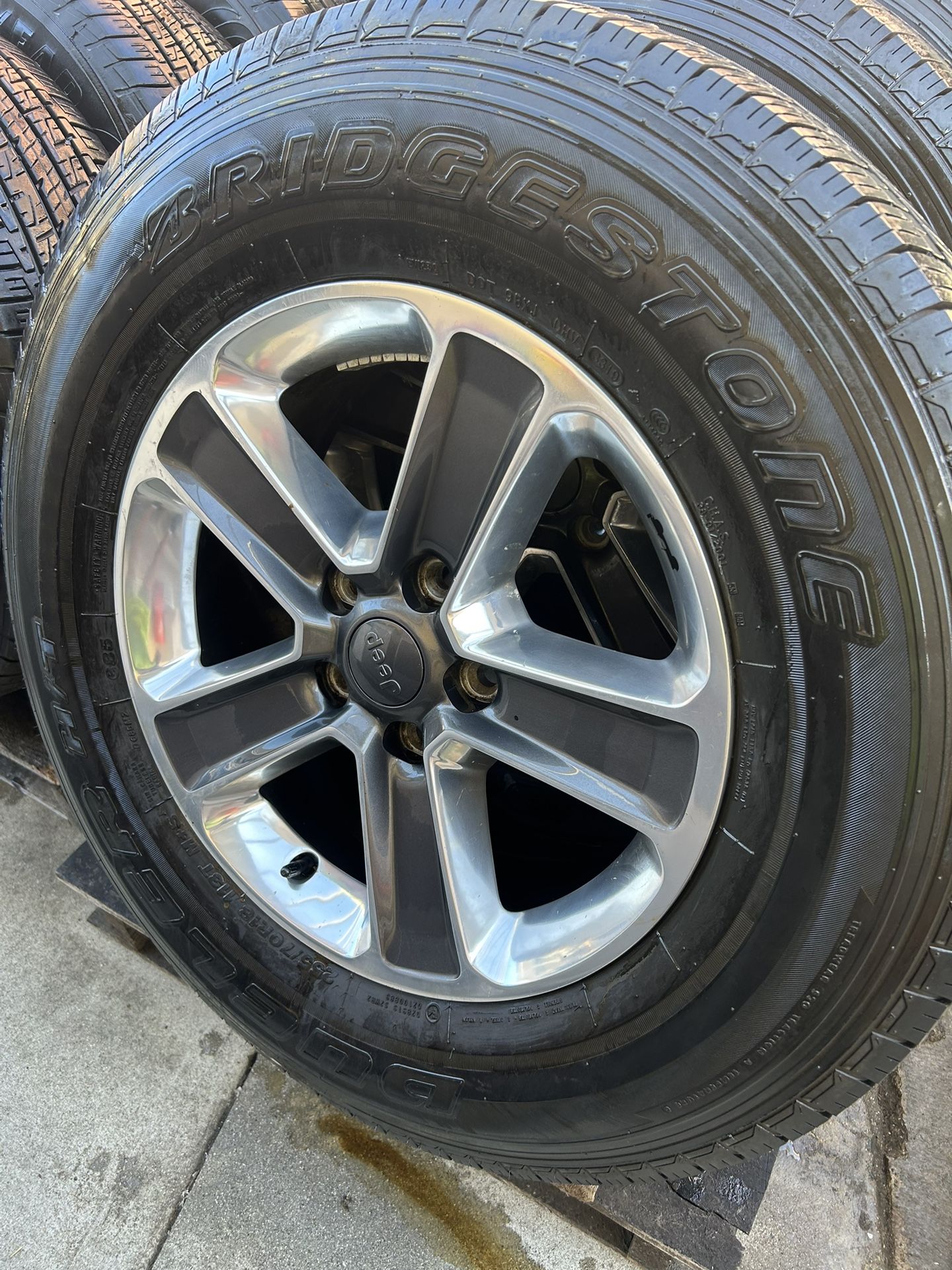 4- BRIDGESTONE RADIAL H/T