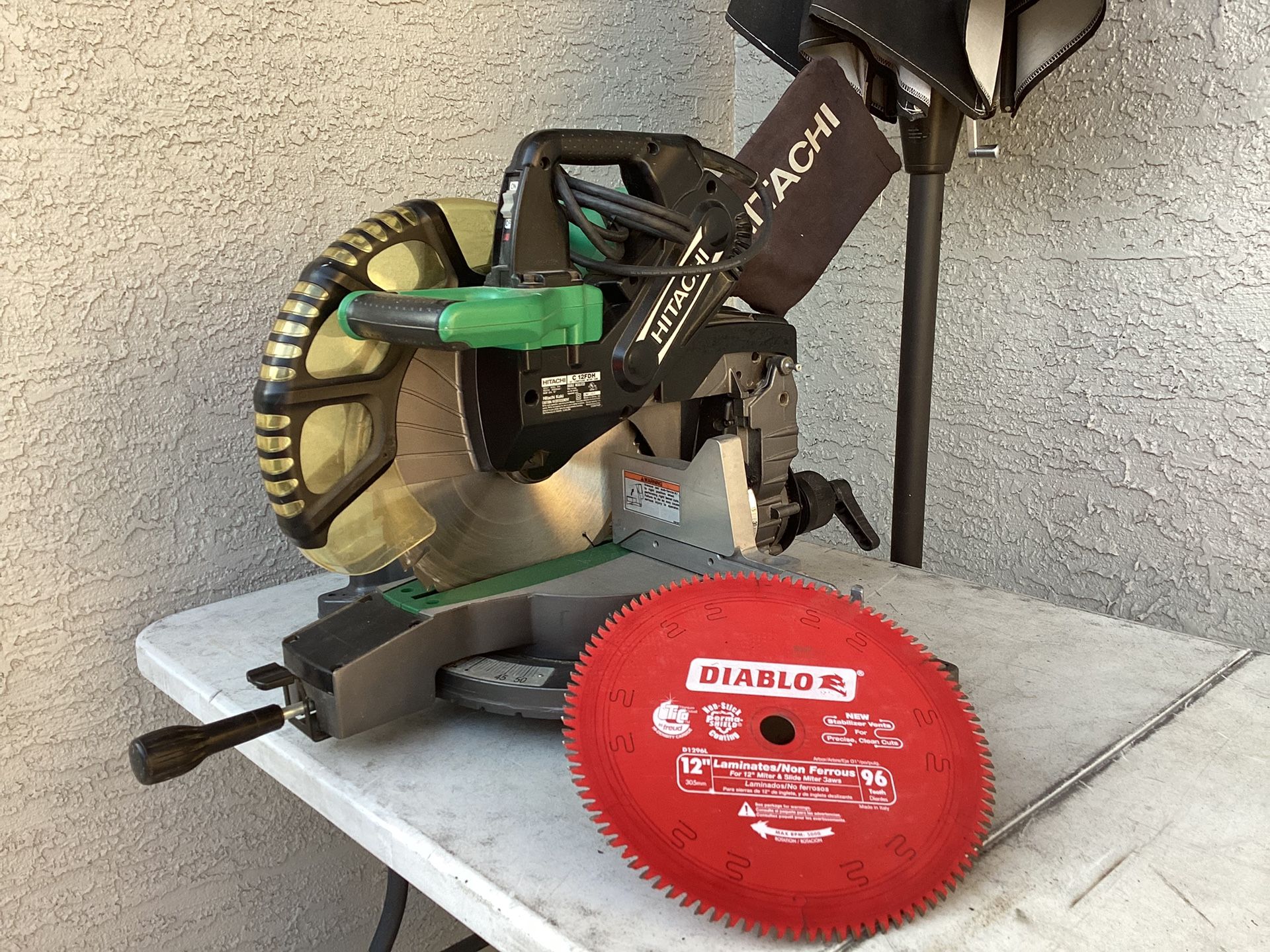 Hitachi 12” MITER SAW w/ Laser Guide Plus EXTRA BLADE. - $250 Firm
