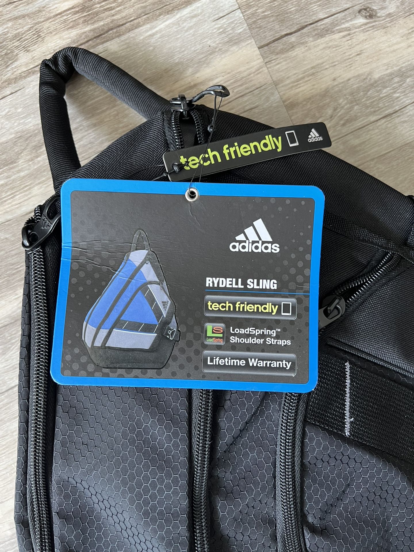 ideología Rango infierno Adidas Rydell Sling Bag Backpack for Sale in Sumner, WA - OfferUp