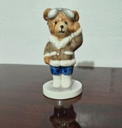 PORCELAIN - CERAMIC FIGURINE 4"