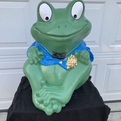 Large painted happy frog Statue￼