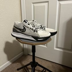 Kyrie Basketball Shoes Men’s 11.5