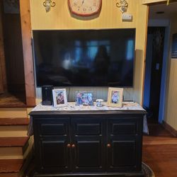 Shabby Chic TV Stand 😍