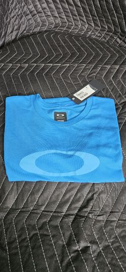 Oakley T-shirt