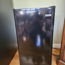 Igloo Refrigerator And Freezer