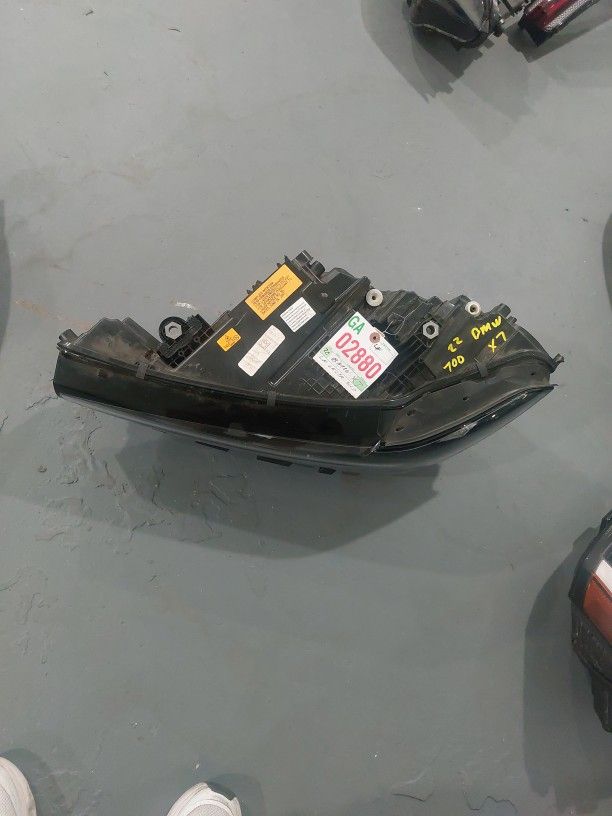 2022 BMW X7 LEFT HEADLIGHT