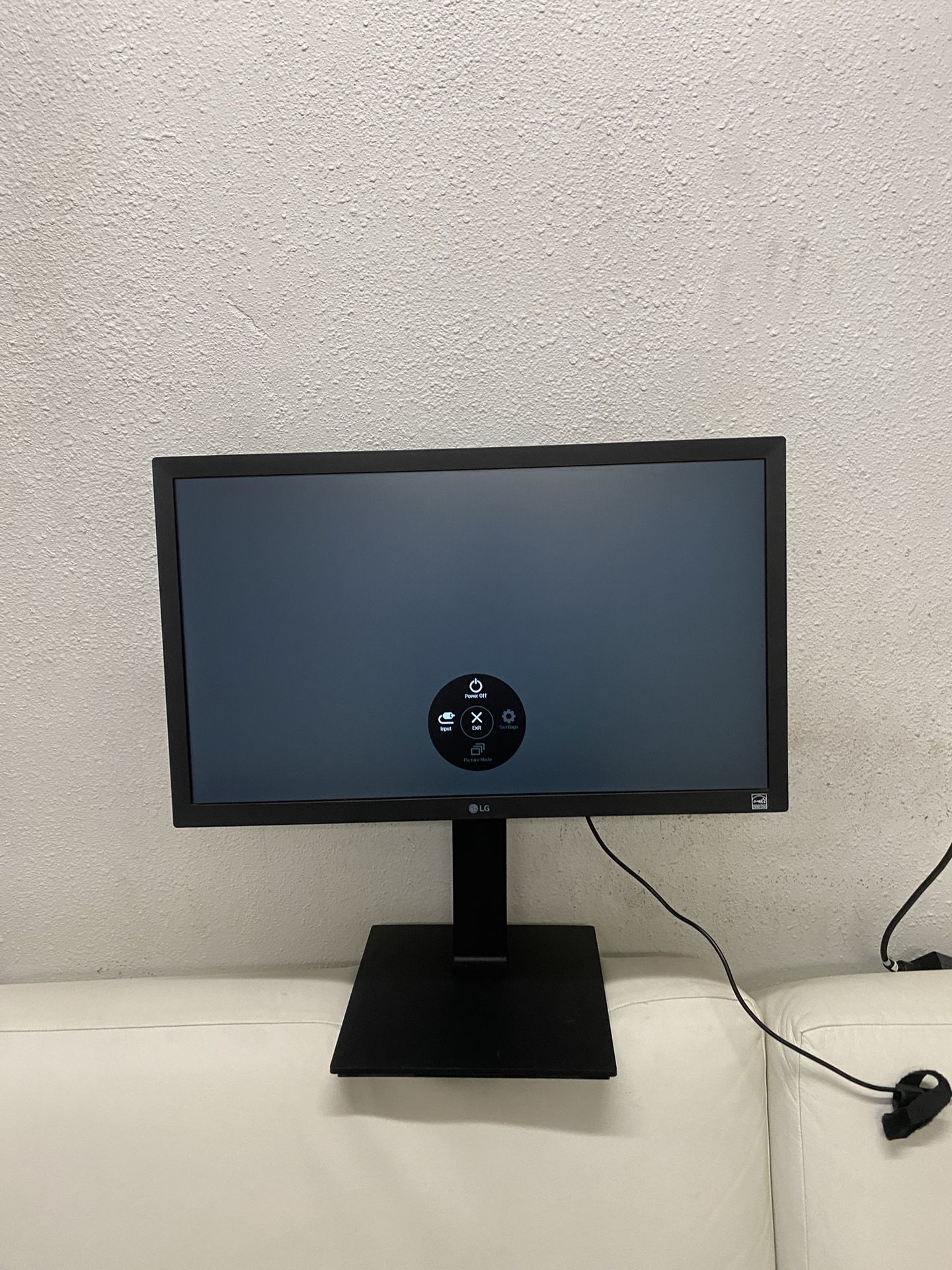 Lg Monitor 22 Inches With HDMI Port