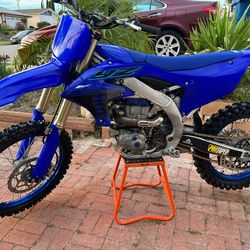Yamaha YZ450F (2023) 🔥