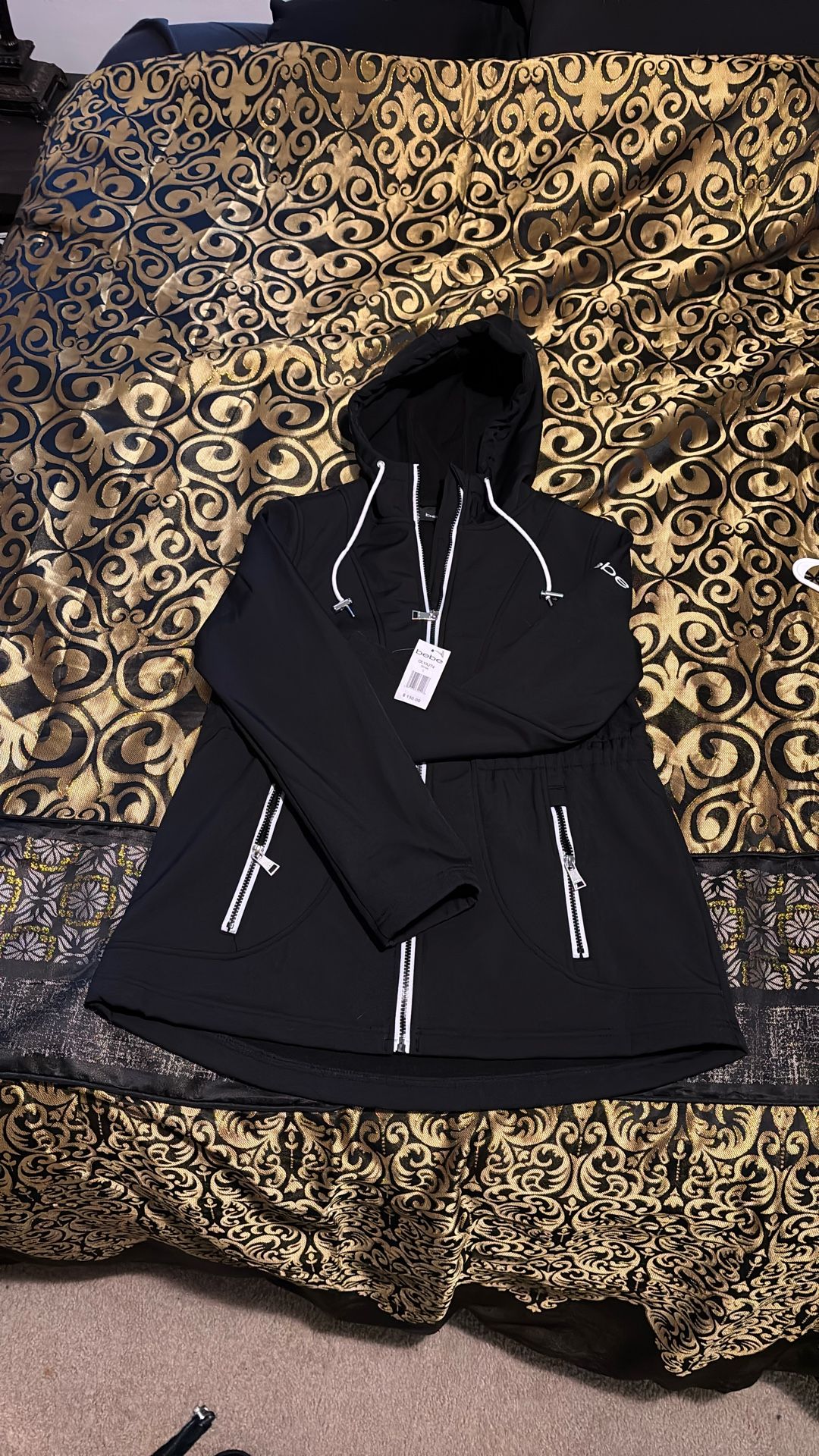 Women’s Size Large 