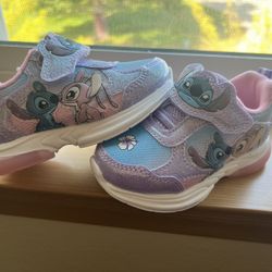 “Girls size 6 sneakers”