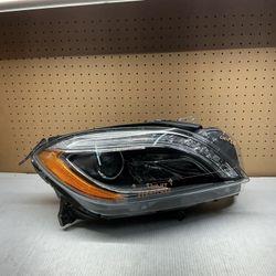 2012 - 2015 Mercedes ML - XENON HEADLIGHT RIGHT PASSENGER SIDE OEM 