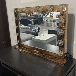 Vanity Impressions Mirror Gold Rose