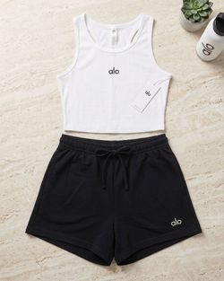 Conjunto deportivo de Alo Yoga