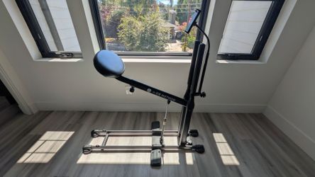 DB Method squat machine