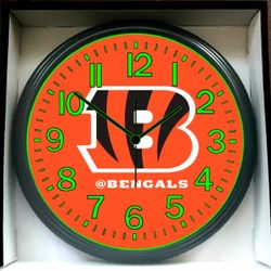 Cincinnati Bangles NFL Football Glow In The Dark Wall Clock We Have All Teams New!