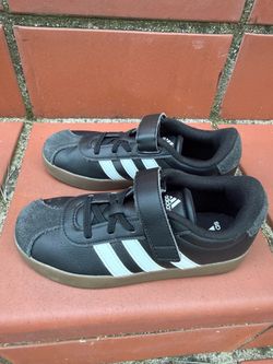 Adidas shoes kids size 3