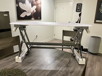 AIRLIFT Gas-Spring Standing Desk Converter - Works Great