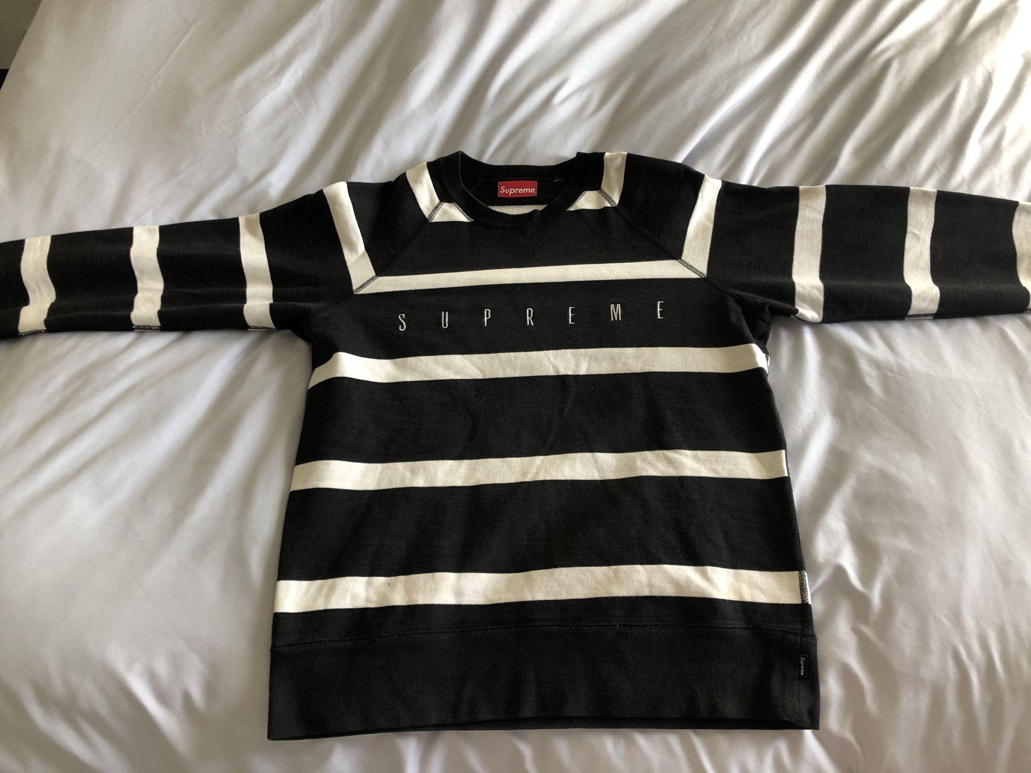 Supreme Crewneck (M)