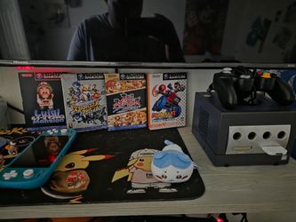 Modded Japanese gamecube bundle with physical games.