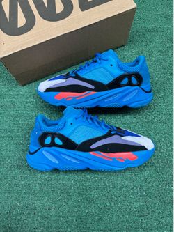 YEEZY 700 HI RES BLUE SIZE 10.5