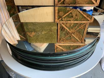 Round mirror for tables