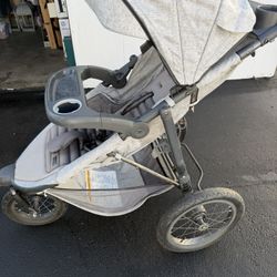 Grey jogging stroller 