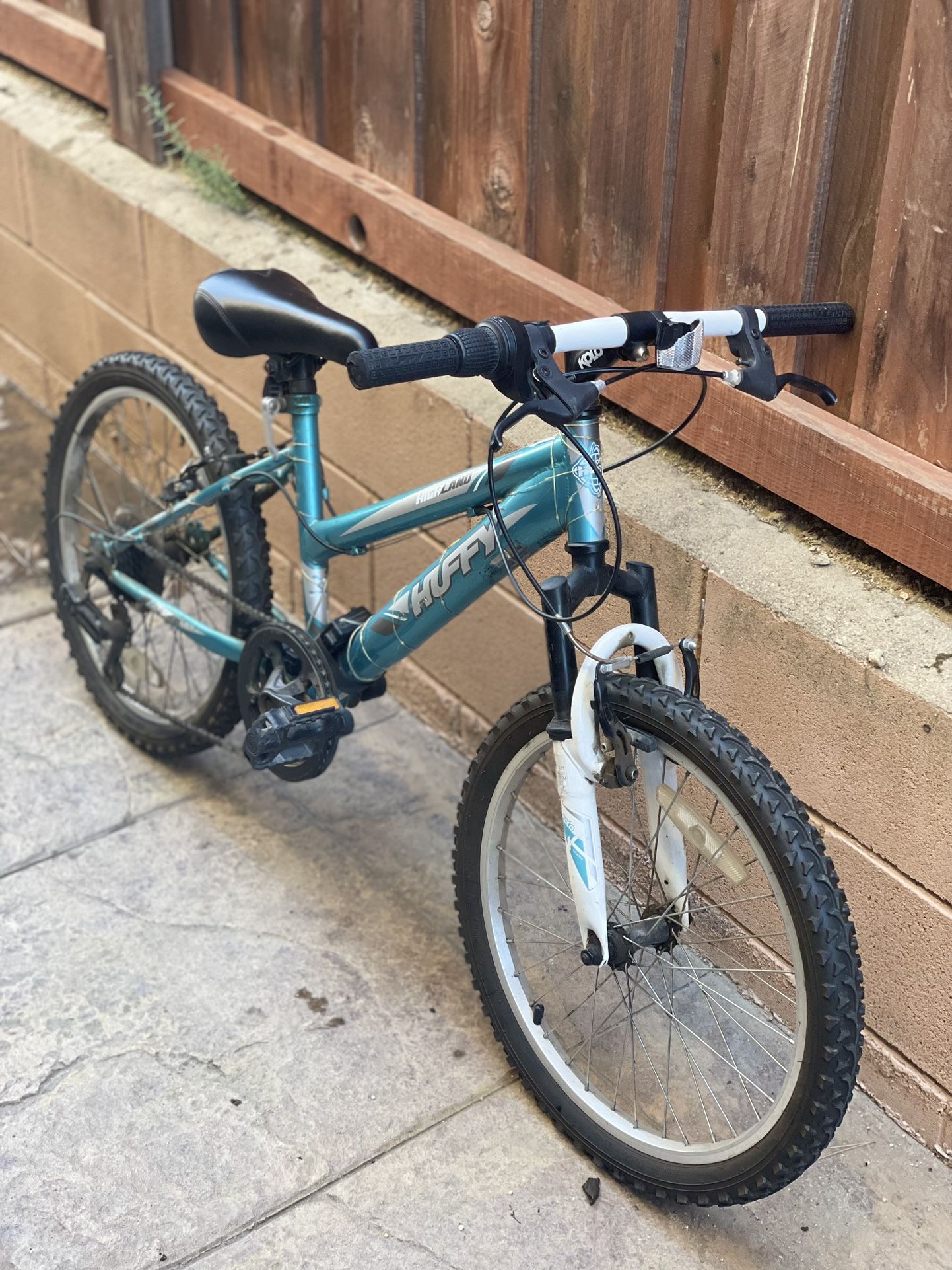 Huffy Highland Girls 20 Mountain Bike for Sale in Temecula CA OfferUp